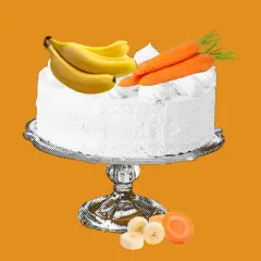 Bananowo-marchewkowe ciasto dla dzieci, zdrowe i pyszne. Na pomarańczowym tle, biały tort z owocami na górze.